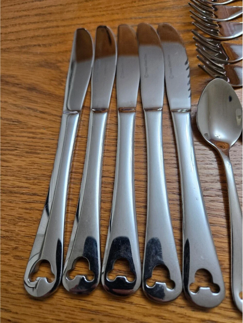 Disney Parks Mickey Mouse Icon 25 Piece Stainless Steel Silverware Set